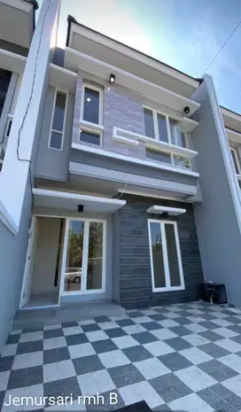 Baru gress . rumah di Jemursari