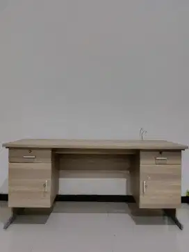 Meja Kerja Meja Kantor Pro Design Panjang 160cm