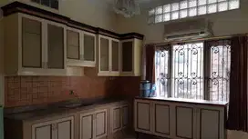 Sewa Rumah Jelambar 10x20 Bagus Semi Furnish 3+1 Kamar Tidur 2 Lantai