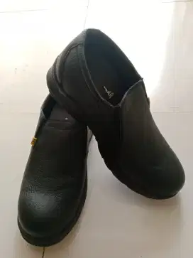 Sepatu Safety import
