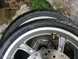 Pelek standar Mio plus ban tubles