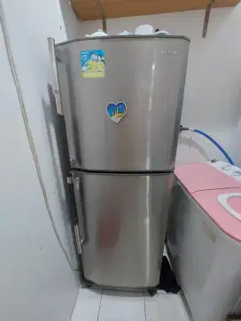 KULKAS SHARP DUA PINTU TANPA BUNGA ES
