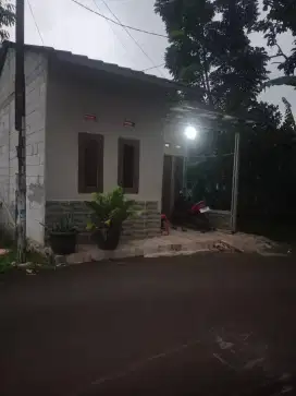 Rumah second dijual 50m2(250jt)akses mobil Tapos Depok