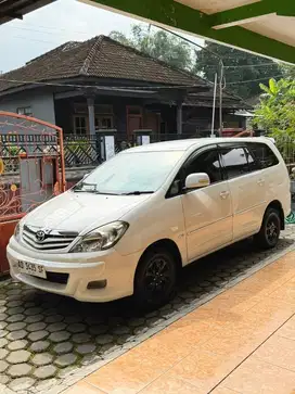 DIJUAL INNOVA 2.0 G LUXURY 2010 BENSIN MATIC ISTIMEWA