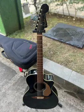 Fender Newporter Player in Jetty Black - Include Fender Case