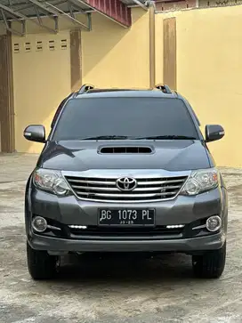 Toyota fortuner G VNT 4x4 at matic 2015