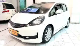 Unit ISTIMEWA Honda Jazz RS Facelif 2013/2014 Putih Matic KIM Kenjeran