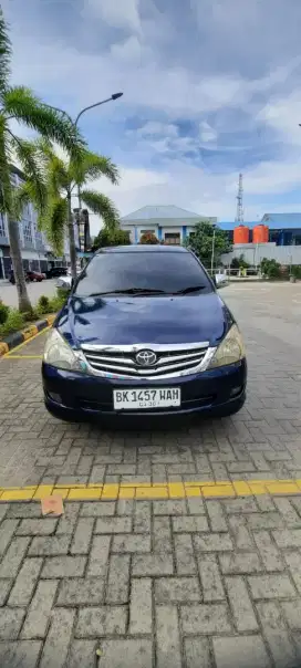 Innova tahun 2005 metic