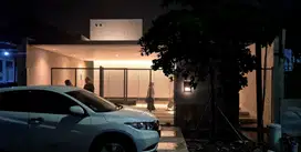 Rumah Keluarga Modern di Surabaya Barat