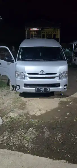 Hiace commuter tahun 2021