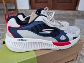 Sepatu running Skechers Go Run Elevate Running Shoes ukuran 40