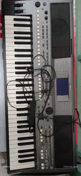 Yamaha psr s670