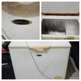 Dijual Freezer box 200 liter, very good condition