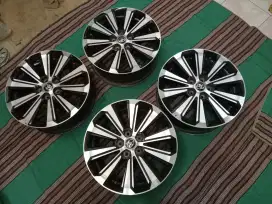 Velg bekas avanza 2023