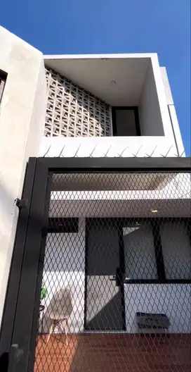 Disewakan Rumah/Ruko untuk usaha / tempat tinggal 2 lantai