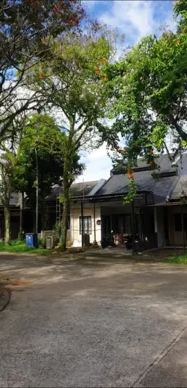 Dijual Full Furnished plus Swim Pool Rumah Mewah di Sentul Nirwana