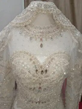 Cari kerja di butik bagian aplikasi/tempel motif atau brukat.