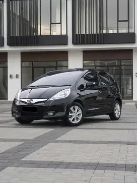 jazz S 2013, hitam
