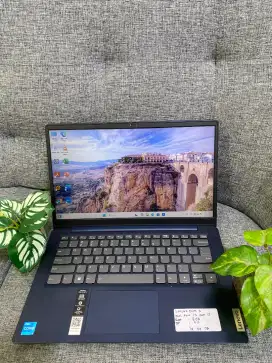Laptop lenovo core i3 gen 11 , slim, muluss, garansi