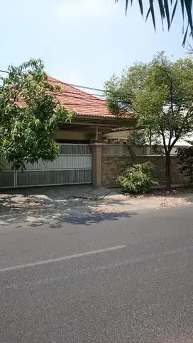 DIJUAL RUMAH GAYUNGSARI BARAT SURABAYA