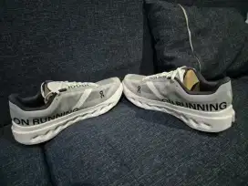 SEPATU ON CLOUD