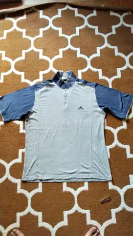 Kaos kerah adidas