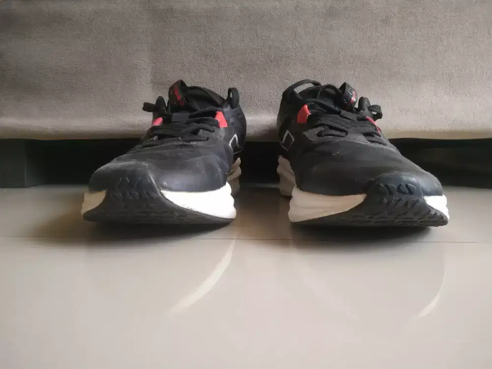 Sepatu Diadora Sneaker