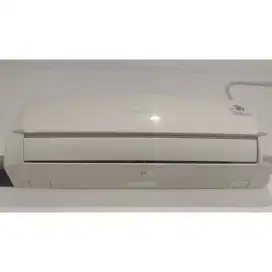 Dijual cepat ac sharp 1/2 pk
