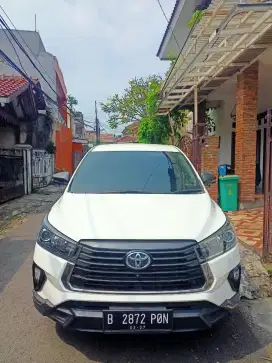 Toyota Innova Venturer diesel/matic putih 2022