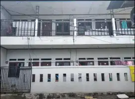 Kontrakan 3 petak  strategis , bebas banjir baru dicat, masuk mobil