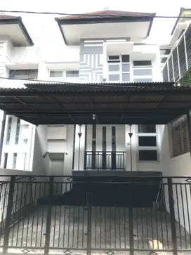 Turun Harga Rumah 2,5 Lantai Semifurnish Kelapa Gading 90m 6x15m