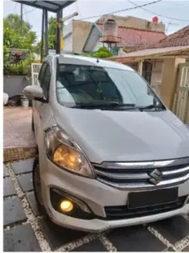 Ertiga putih istimewa (harga Nego)