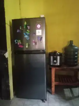 Kulkas Sharp 2 pintu SJ-236 pembelian di tanggal 17 April