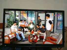 TV SHARP AQUOS 32 Inch tegangan 110-240V-50/60Hz 45W