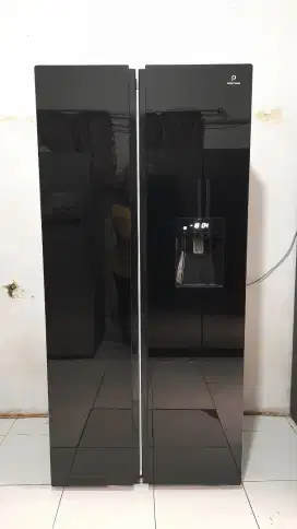 Dijual kulkas 2pintu side by side merk polytron normal