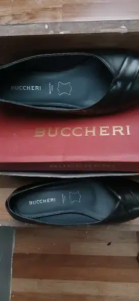 Sepatu Buccheri