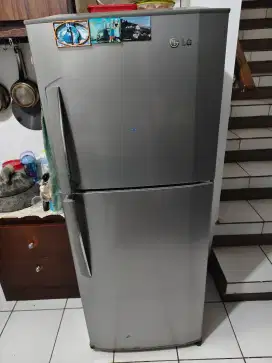 kulkas 2 pintu LG