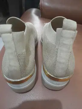 Sepatu wanita fashion