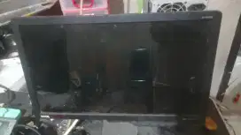Monitor LED benq 16 inc no minus