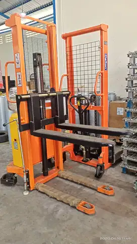Stacker Semi Elektrik Handlift Elektrik Kap 1,5Ton Tinggi 3,5m Dalton