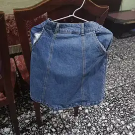Rok jeans biru muda + jeans hitam