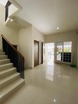 dikontrakan rumah di royal spring hertasning cluster sakura