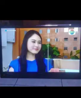 LED TV Sharp 32 inci analog minus garis sehelai