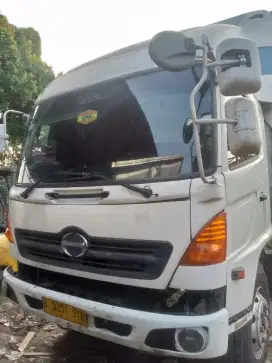 HINO WINGBOX FL235JW 2013 TRONTON 6X2 TGN1 ORIGINAL SIAP KERJA MANTAP