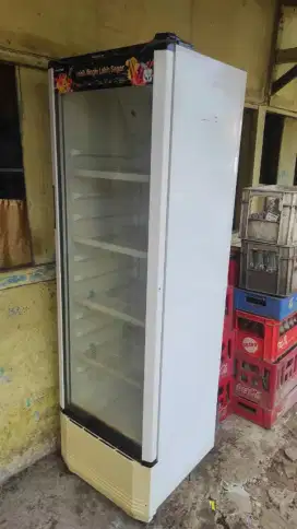 Chiller showcase polytron