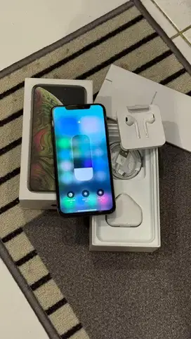 Dijual Iphone Xsmax 256GB Grey Lengkap Terdaftar