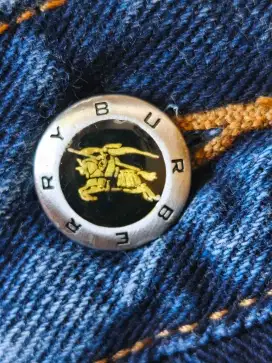 Celana pendek jeans Burberry original
