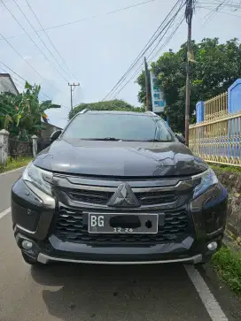 Pajero dakar 4x2 sport hitam AT