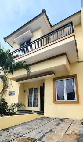 Disewakan Rumah 3 Kamar di Cluster Dekat Sekolah Tarakanita Citra Raya