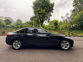 BMW 320i 2013 Bensin